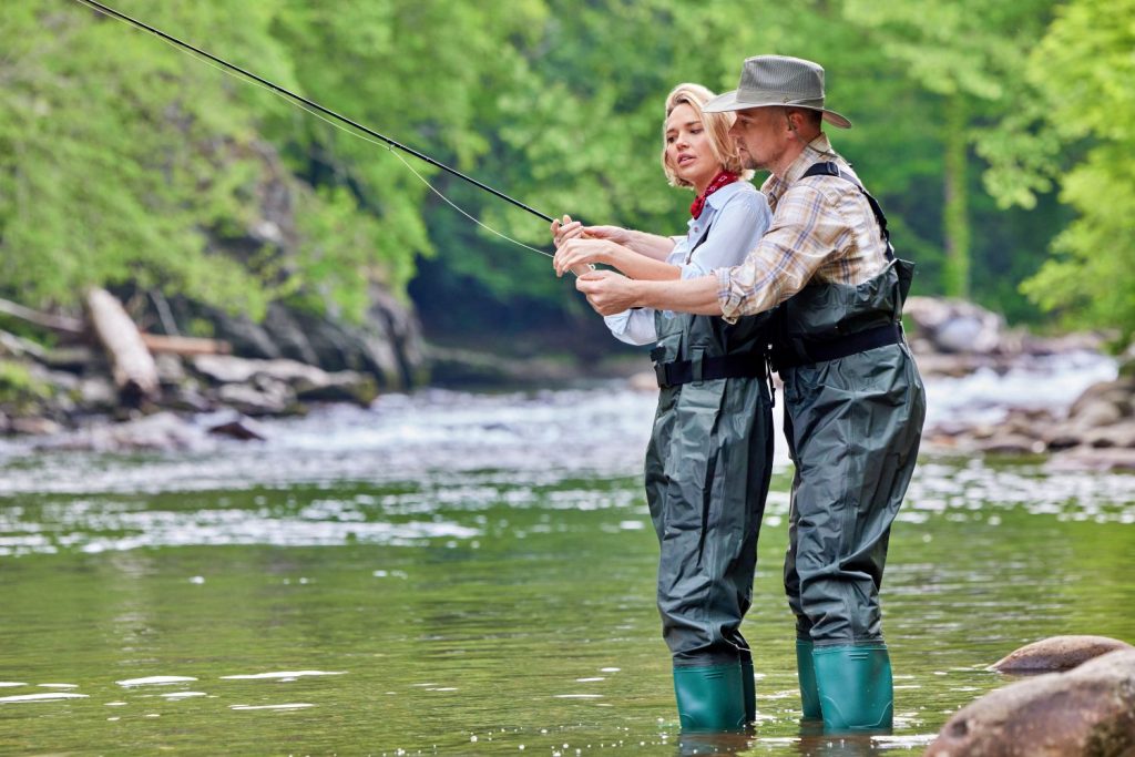 Arielle Kebbel Zach Roerig Fall In Love In Hallmark The Great Smoky