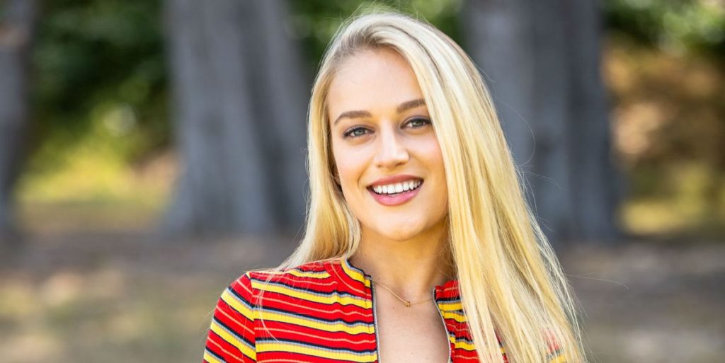 Roxy Willis (Zima Anderson)