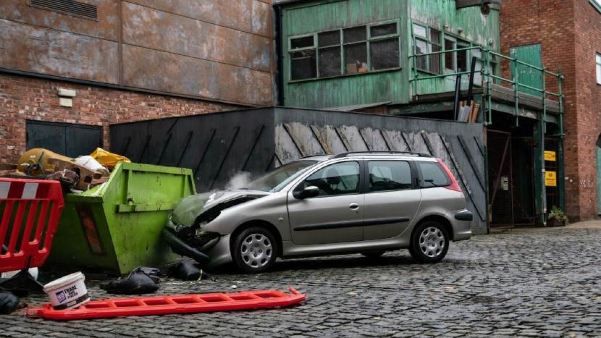 Coronation Street Spoilers: David's Accident, Hope Allowed to See Jade Again and Maria Gives Into Temptation