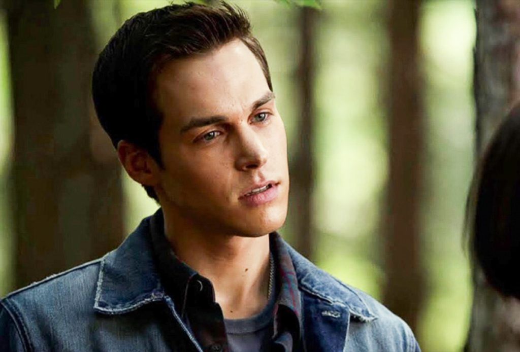 Thirtysomething Reboot Casts Supergirl Alum Chris Wood
