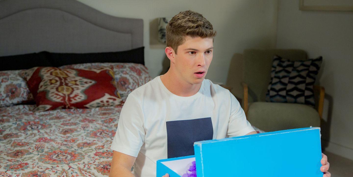 Neighbours Spoilers: Hendrix Struggles To Cope After Shocking Death