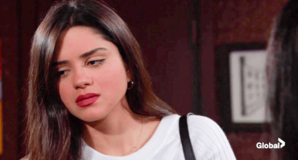 The Young And The Restless Spoilers: Lola Up To Something - Planning ...