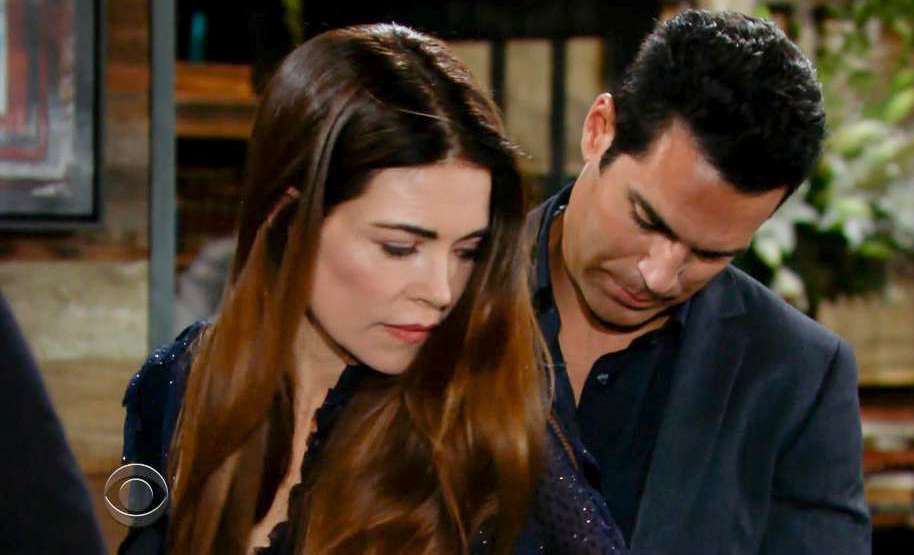 5 Reasons Why The Young and the Restless Victoria Should Hook Up With Rey