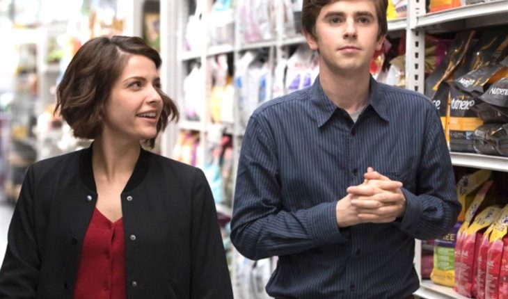 The Good Doctor – Dr. Shaun Murphy (Freddie Highmore) Lea Dilallo (Paige Spara) (730 x 525)