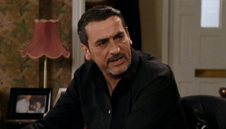 Coronation-street-Peter-Barlow-21