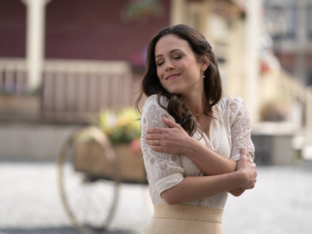 When Calls The Heart Season 8 Spoilers: Good News And Bad News About Elizabethâ€™s Love Triangle