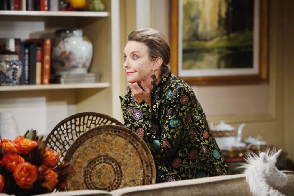 The Young And The Restless Spoilers Friday, January 22: Summer Gets Dirt On Sally - Chelsea's Frustration Grows - Gloria's Back In Genoa City