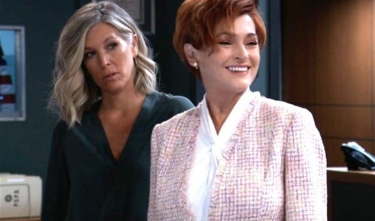 General Hospital – Carly Corinthos (Laura Wright) Diane Miller (Carolyn Hennesy)