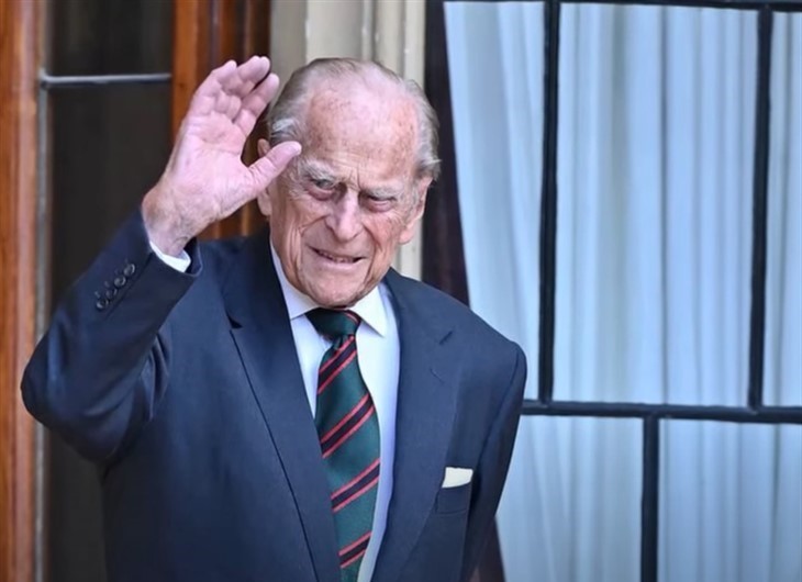 Royal Family News: Prince Philip Forced To Remain In Hospital Through The Weekend