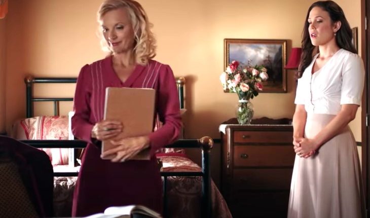 When Calls the Heart – Elizabeth Thornton (Erin Krakow)Helen Bouchard (Teryl Rothery)