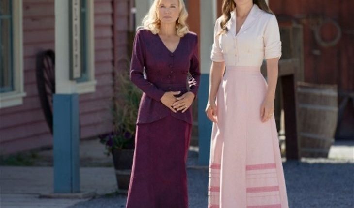 When Calls The Heart – Helen Bouchard (Teryl Rothery) accuses Elizabeth Thornton (Erin Krakow)
