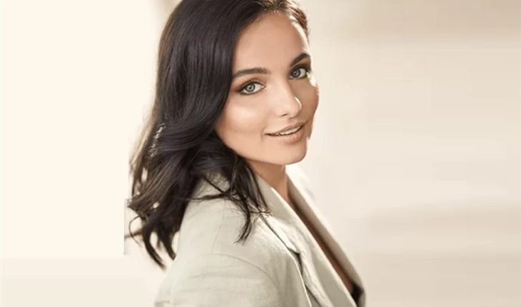 Coronation Street -Ruxandra Porojnicu )