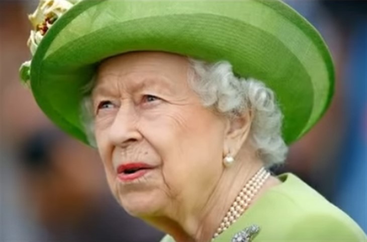 Royal Family News: Queen Elizabeth Struggling Following Sex Abuse Allegations Against Andrew