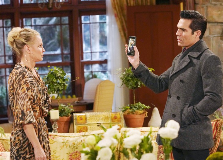 The Young And The Restless: Rey Rosales (Jordi Vilasuso) Sharon Rosales (Sharon Case)