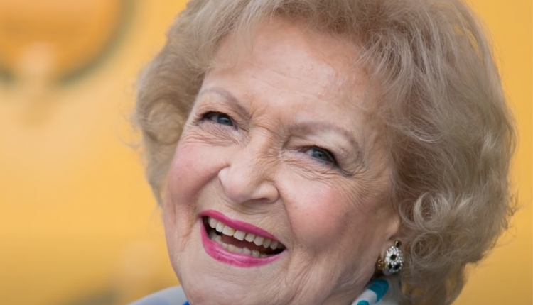 Betty-white-RIP