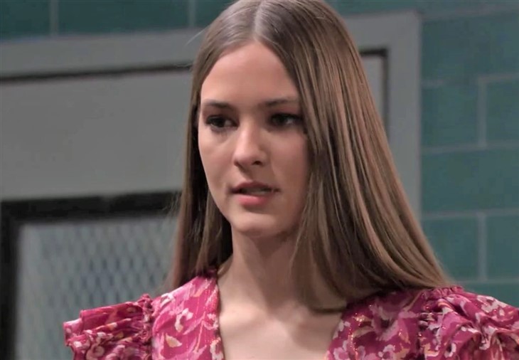 General Hospital: Esme Prince (Avery Kristen