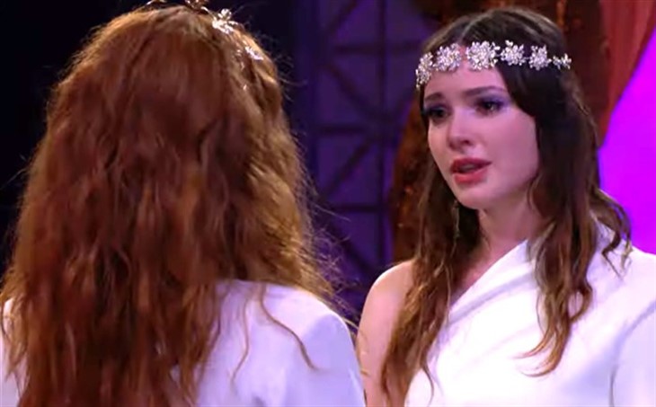 The Young And The Restless: Tessa Porter (Cait Fairbanks) Mariah Copeland (Camryn Grimes)