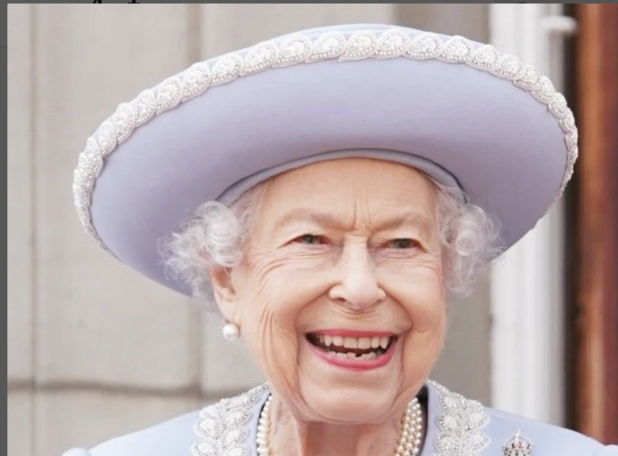 Royal Family News: Queen Cancels Attendance At Friday’s Thanksgiving Service Due To “Discomfort”