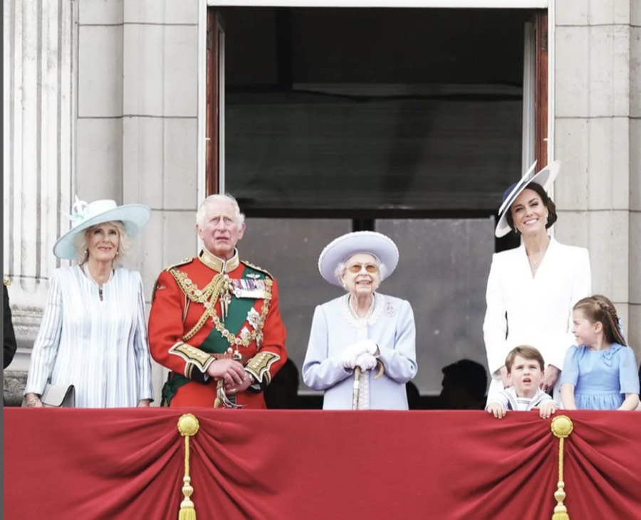 Royal Family News: Expert Breaks Down Balcony Body Language, Queen In Command, Charles And Camilla Looked “Wary”