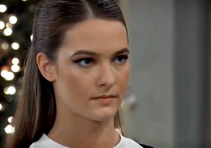 General Hospital: Esme Prince (Avery Kristen Pohl)