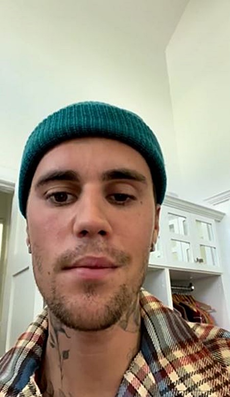 Justin Bieber Racks Up Piles Of Blue-Ticked Love