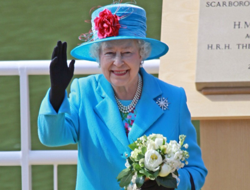 Extreme Summer Heat Makes Queen Elizabeth Break Royal Protocol