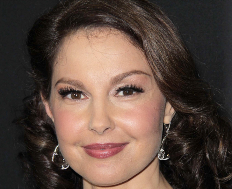 Ashley Judd Reflects On Her Mother's Suicide, Prays Death Will Rid Her ...