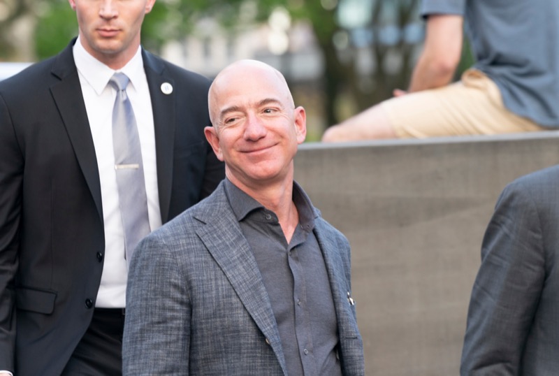 Billionaire Jeff Bezos Visits Buckingham Palace and Gets Royal Treatment 