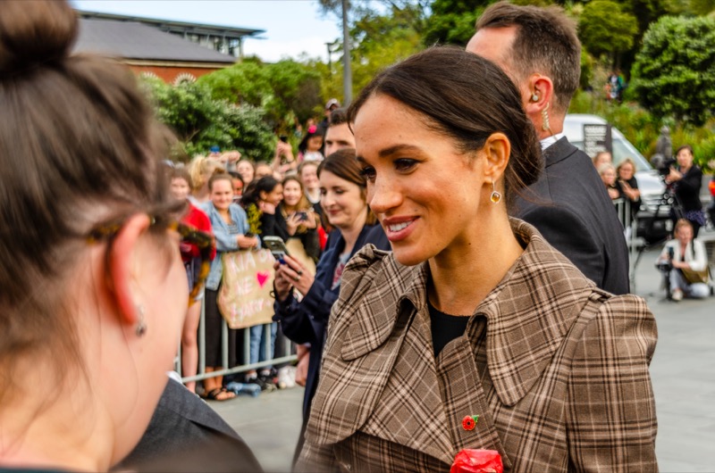 How The Cut Interview Mocked Meghan Markle And Threw HER Under The Bus