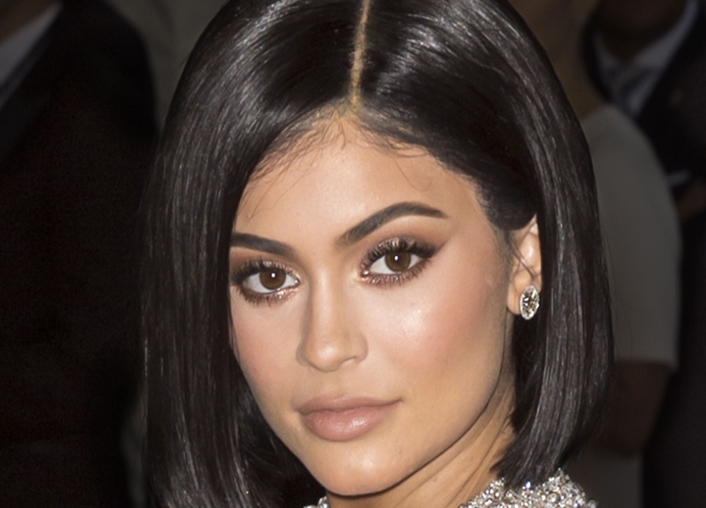 Kylie Jenner Gives Daughter $3,000 Dior Bag For Travis Scott Concert!