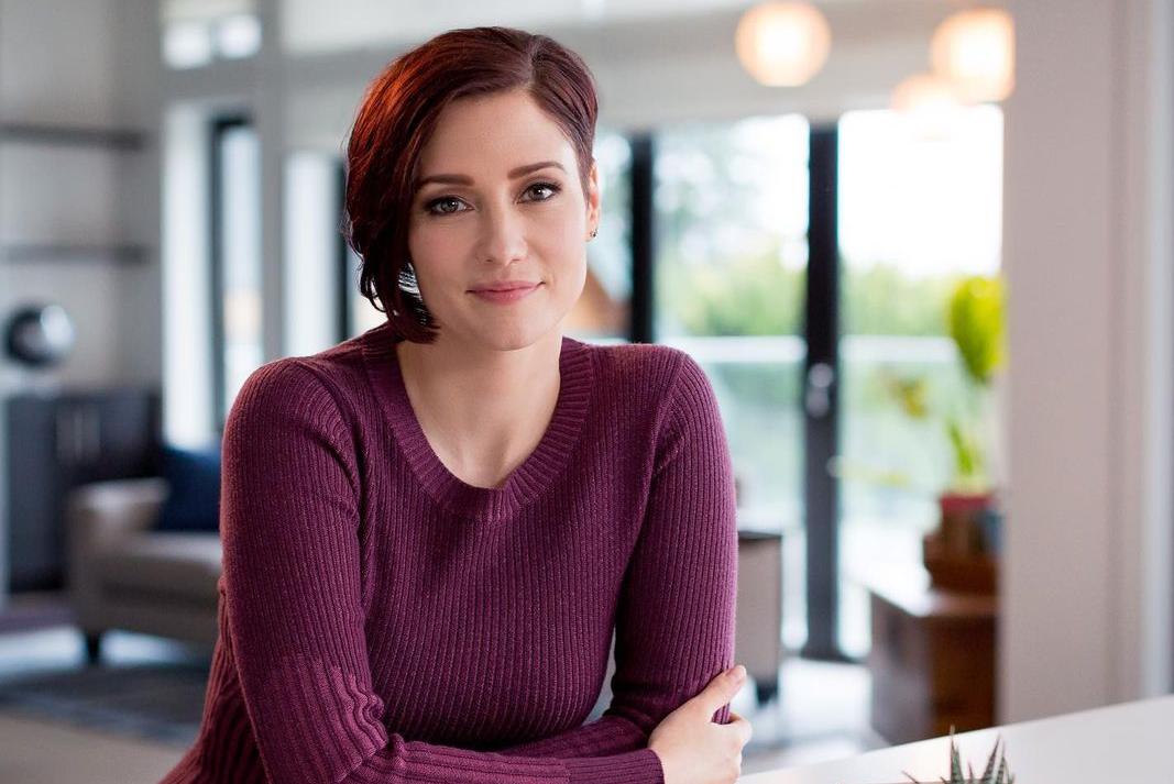 Grey's Anatomy alum Chyler Leigh stars in new Hallmark Channel series The Way Home