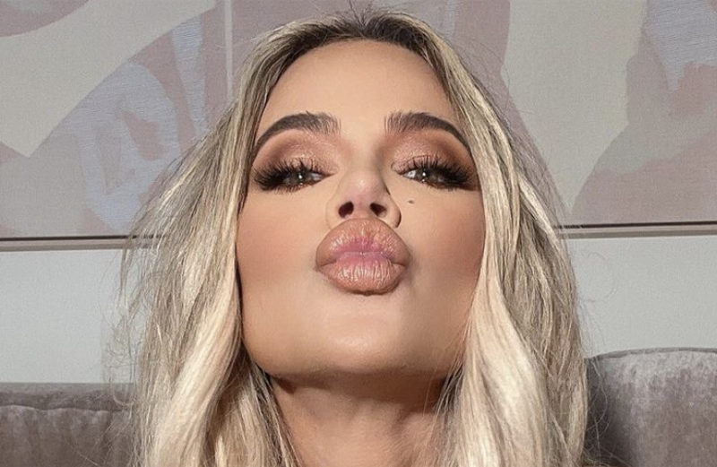 Khloe Kardashian Falls Out Of Swimsuit Selling Her Used Clothes On Twitter, Gets Trolled!