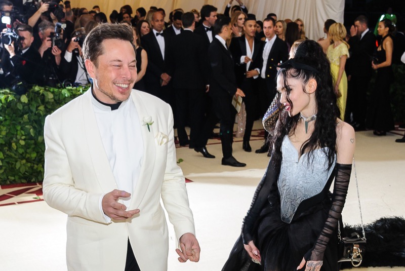 Elon Musk And Grimes' 9-Month-Old Daughter Goes Viral In Rare Twitter Photo!