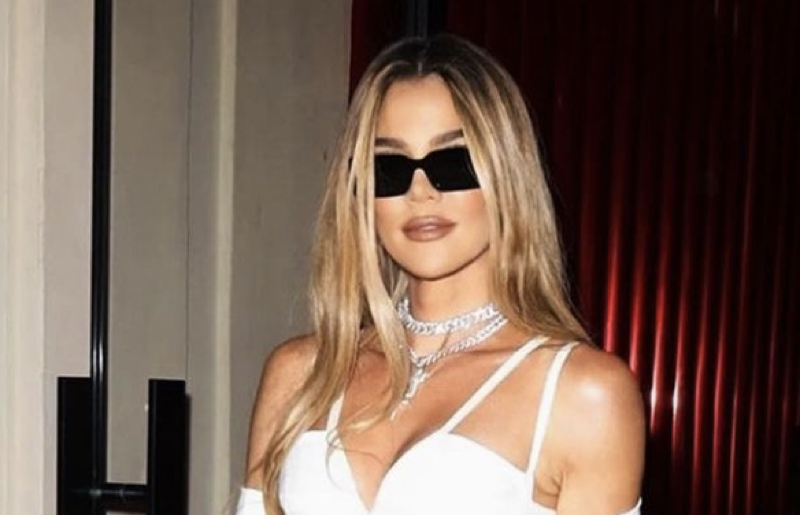 Khloe Kardashian Stuns Fans By Canoodling With '365 Days' Actor Just After Welcoming Baby Boy!