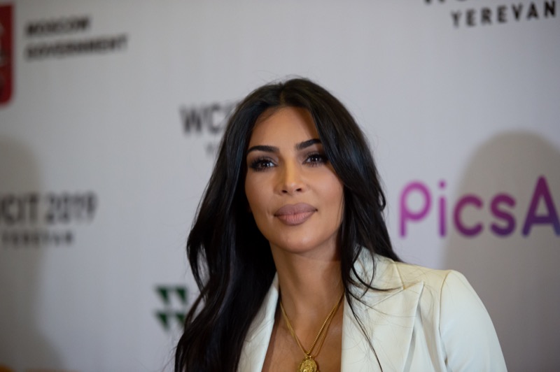 Kim Kardashian Goes Viral On Social Media For Wearing A Gown So Tight She Can't Climb Stairs!