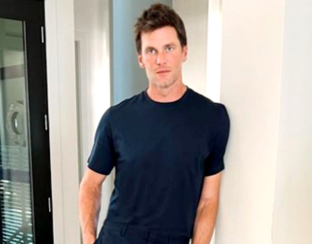 Tom Brady Enjoys Great Night, But NOT With Gisele BÃ¼ndchen, Who Gets Shady On Instagram!