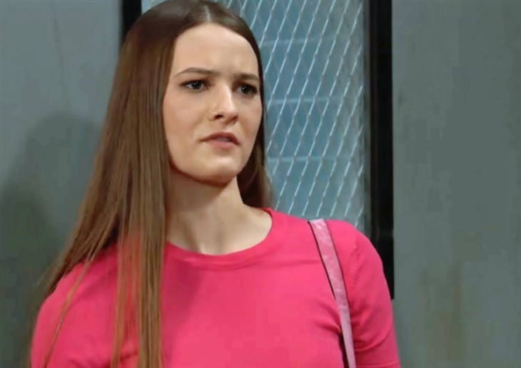 General Hospital: Esme Prince (Avery Kristen Pohl)