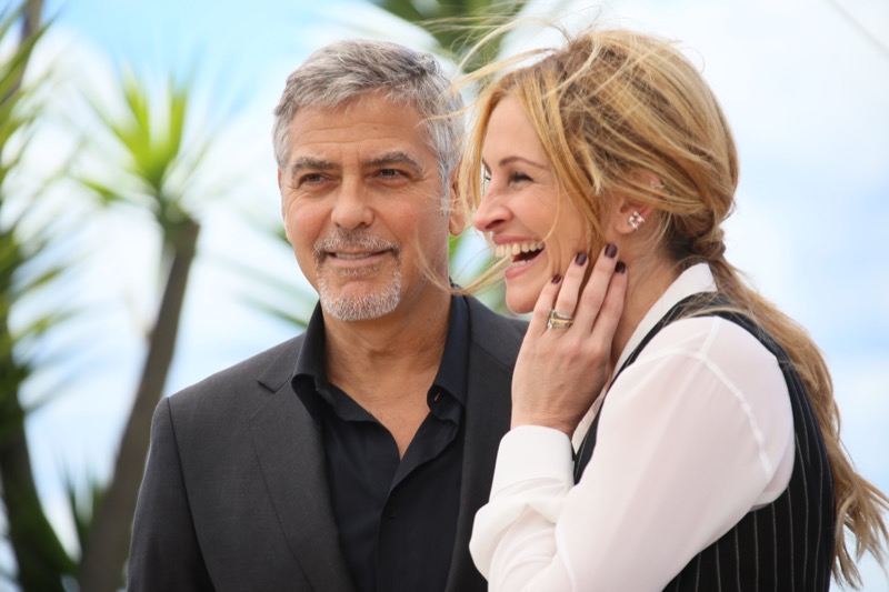 George Clooney Reveals Julia Roberts Joined Him To Prank Richard Kind By Moving His Bed