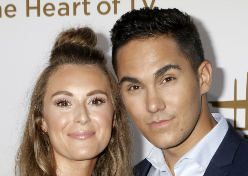 Hallmark Channel Announces Multi-Picture Overall Deal With Alexa PenaVega and Carlos PenaVega