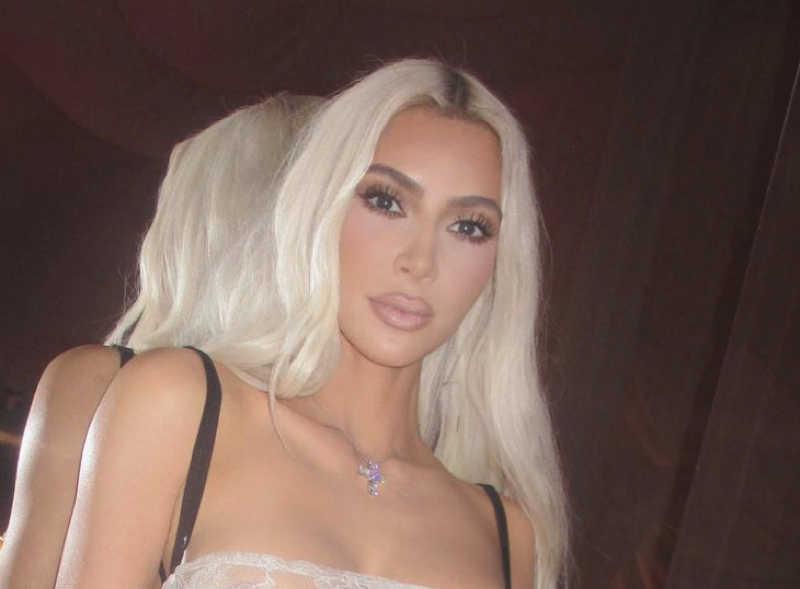 Kim Kardashian Consoles Herself For Las Vegas Trip Fail With In-N-Out Burger Party!