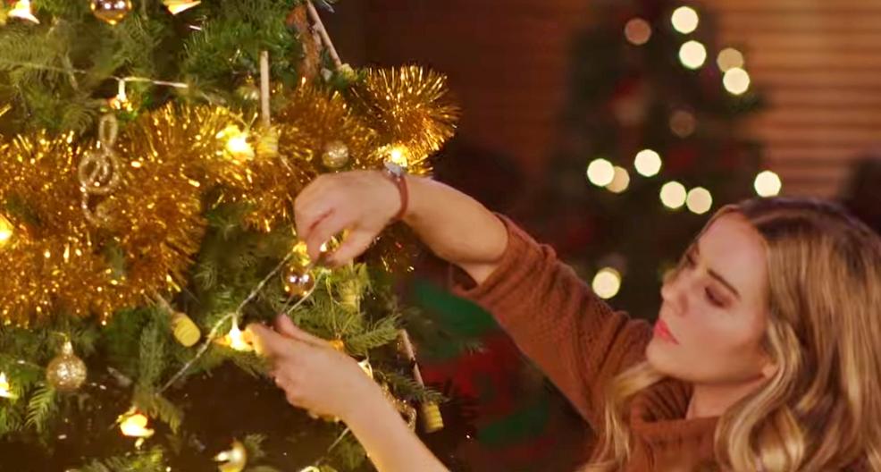 Ross Jirgl and Samantha Cope star in Love at the Christmas Contest on Great American Family