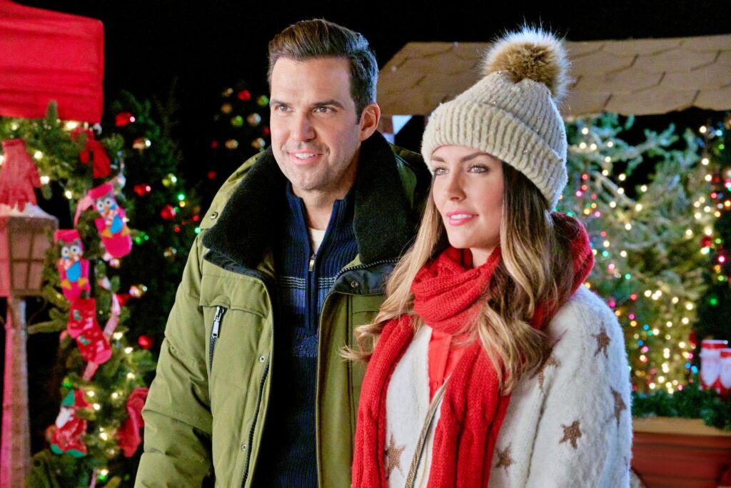 Taylor Cole & Benjamin Ayres Reunite Family In Long Lost Christmas On ...