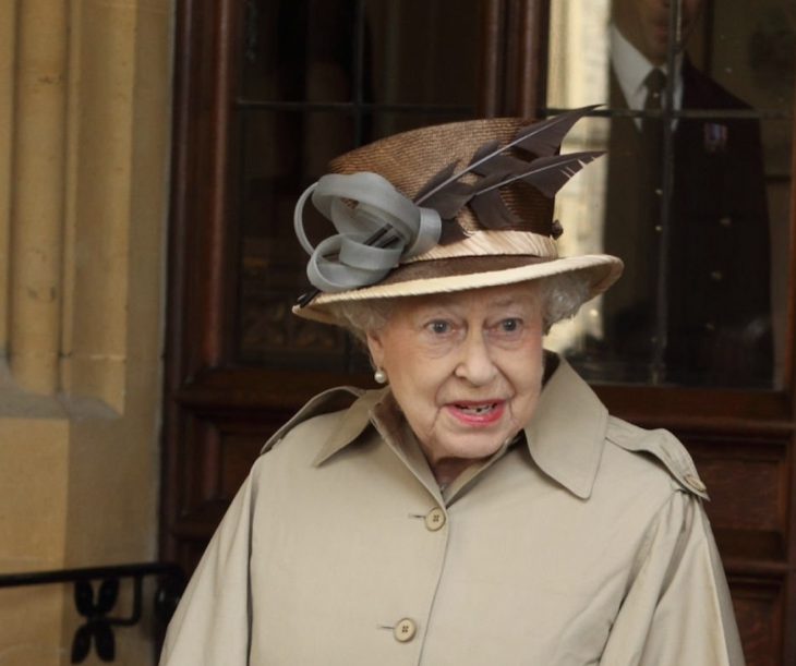 Book Reveals Queen Elizabeth Watched This Thrilling Show To Cope With ...