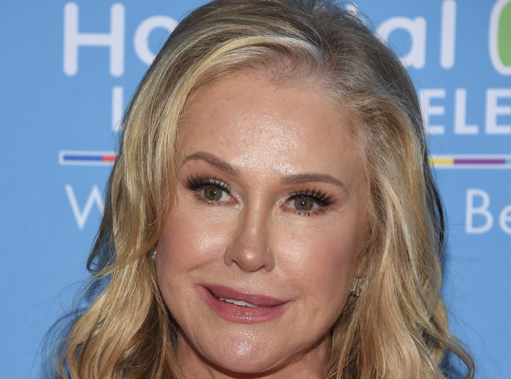 Kathy Hilton Apologizes For Her Lipstick Moment During Mariska Hargitay's Speech