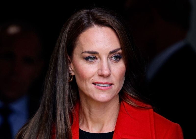 Royal Family News: Kate Middleton’s Uncle Slams Meghan Markle, Defends Her As A Hugger