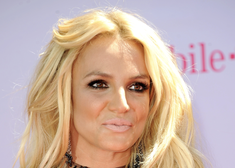 Britney Spears Acts 'Manic' In Cafe Meltdown, Husband Storms Out!