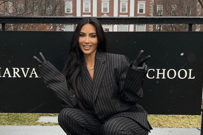 Body Language Expert Says Kim Kardashian Is ‘Super Uncomfortable’ In Pics With Son Saint