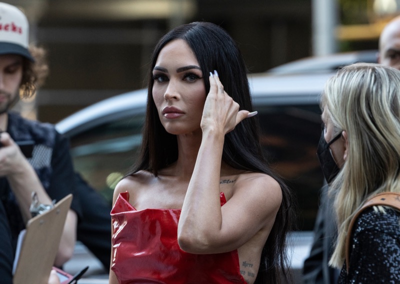 Megan Fox Is Back On Instagram To Set The "Cheating" Records Straight