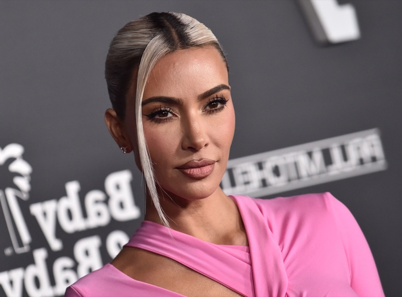 Kim Kardashian’s Closest Friends Are Worried About Her Bloated Appearance