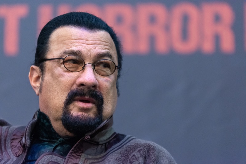 Steven Seagal Makes Some Interesting Comments About Russia After Receiving An Award From Vladimir Putin